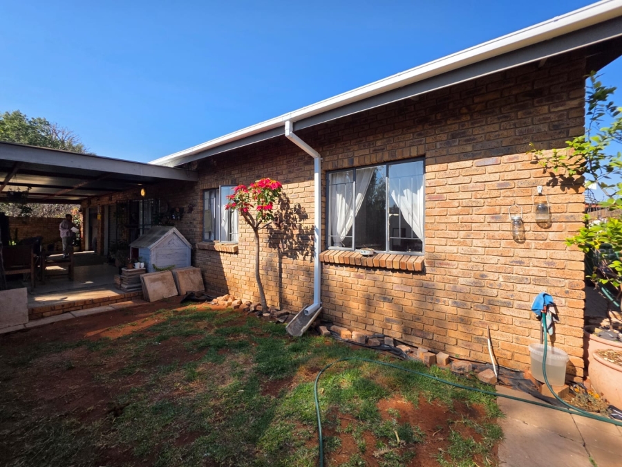 2 Bedroom Property for Sale in Verwoerdpark Northern Cape
